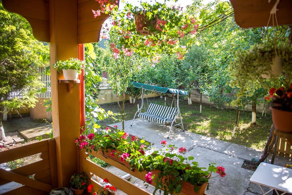 Casa Andreea Hotel Sucevita Luaran gambar