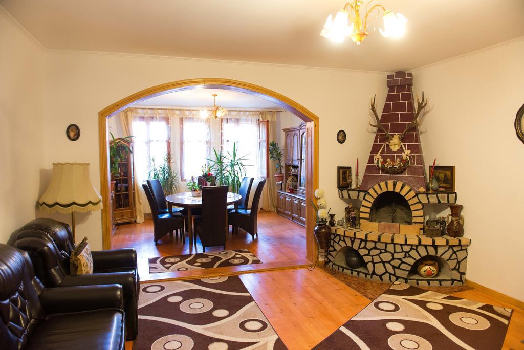 Casa Andreea Hotel Sucevita Luaran gambar