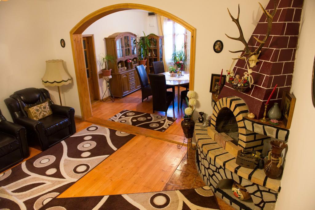 Casa Andreea Hotel Sucevita Luaran gambar