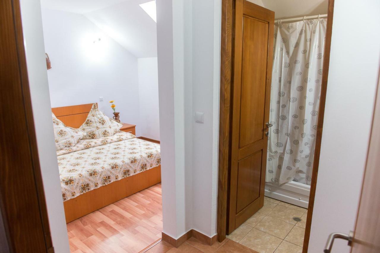 Casa Andreea Hotel Sucevita Luaran gambar